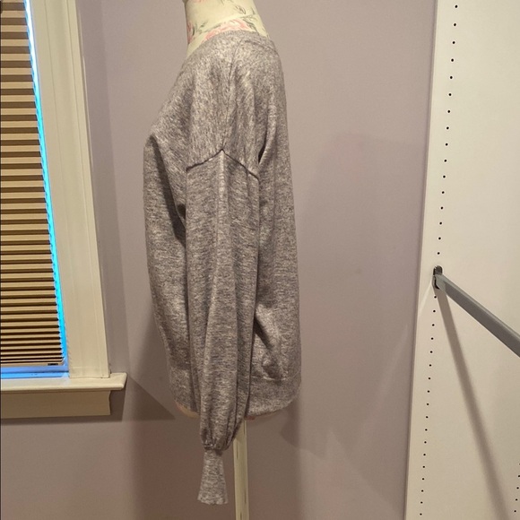 Ella Moss Gray Crew Neck Sweater - Picture 6 of 9